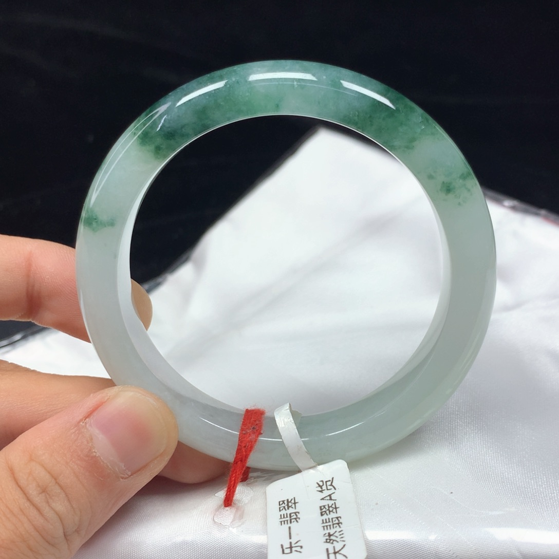 翡翠手镯（圆镯）未镶嵌55.2
