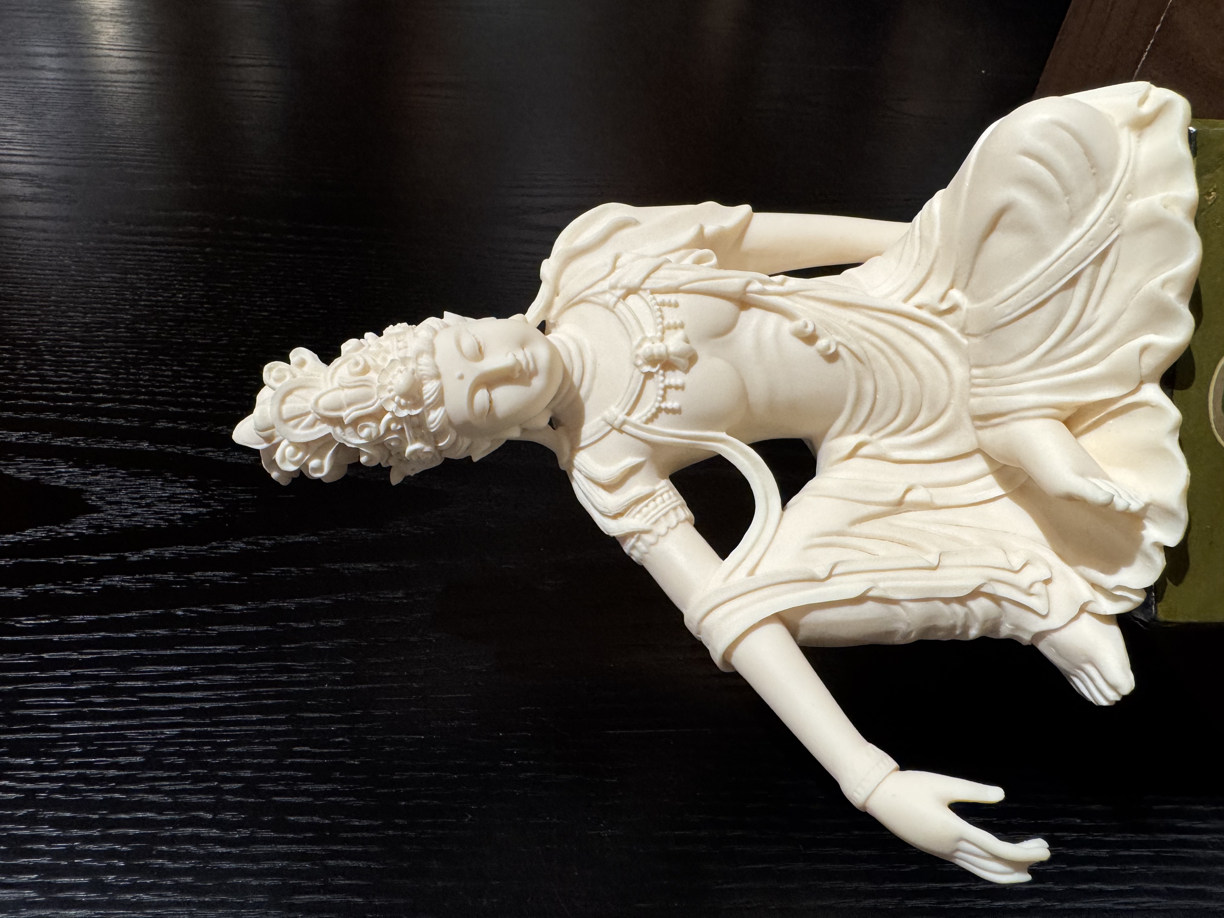 自在观音菩萨佛像人物创意家居客厅书房博古架桌面装饰摆件