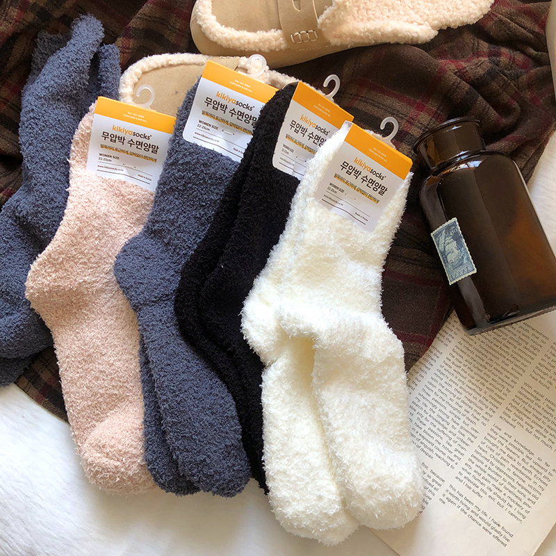 韩国kikiya秋冬新款珊瑚绒袜子女士中筒睡眠袜简约纯色加厚保暖袜