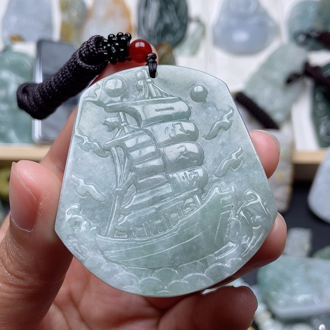 翡翠吊坠(不含链)未镶嵌翡翠