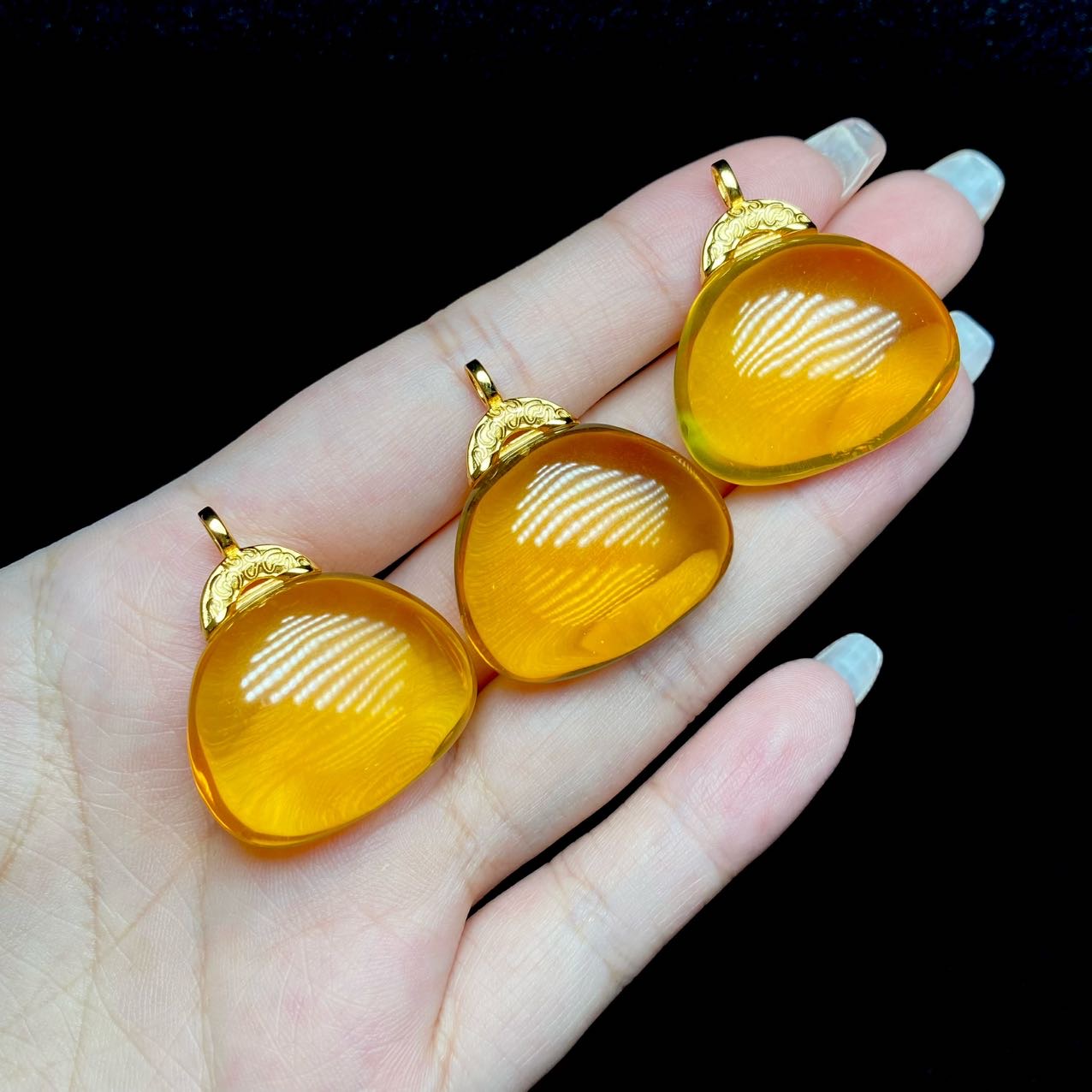 S925银镶嵌琥珀吊坠-多样性发其一-21*26.5*10mm-DS58245-9（JG）