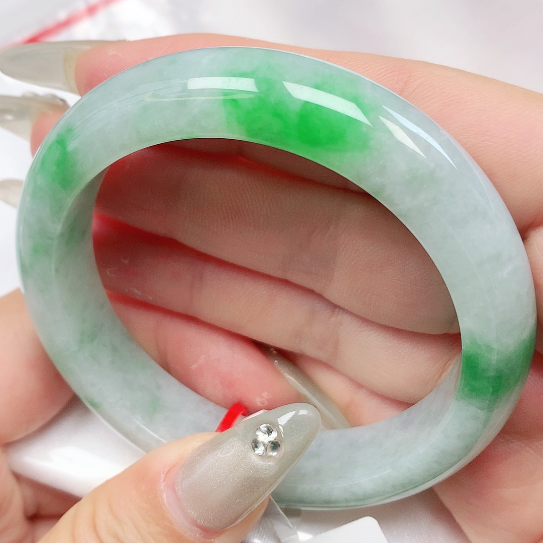 翡翠手镯未镶嵌抖音786