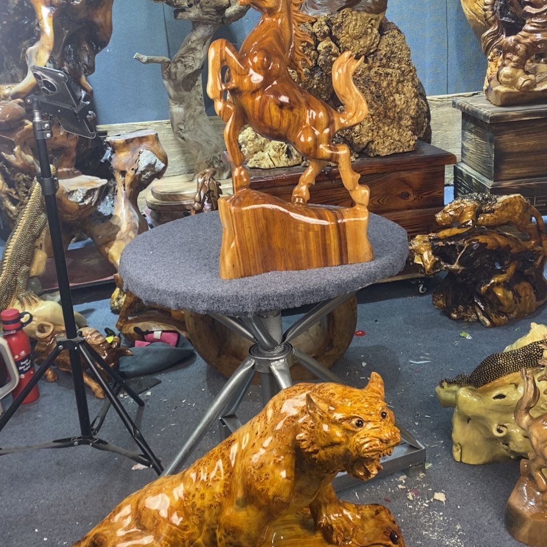 彬***融木木雕摆件香樟木马到功成