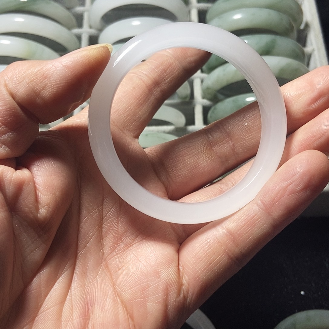 石英质玉未镶嵌手镯