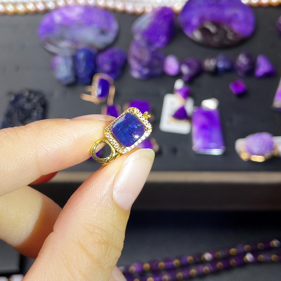 银S925镶嵌苏纪石（舒俱来）万能扣