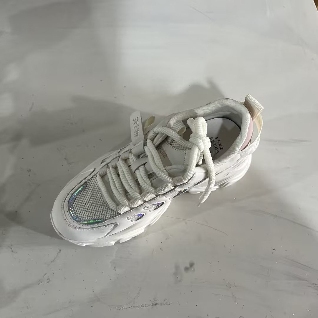 41651011606运动鞋B496