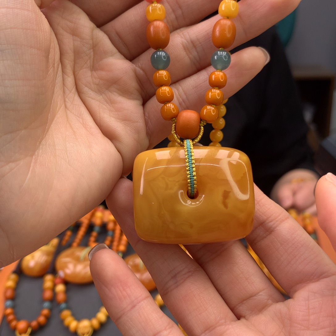 蜜蜡颈饰未镶嵌天然