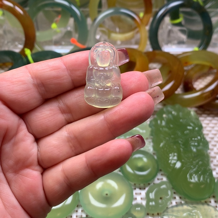 蛇纹石玉挂坠未镶嵌