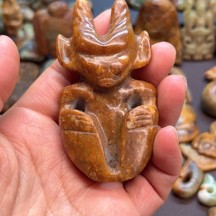 岫岩河磨玉（透闪石质玉）把件未镶嵌朱*