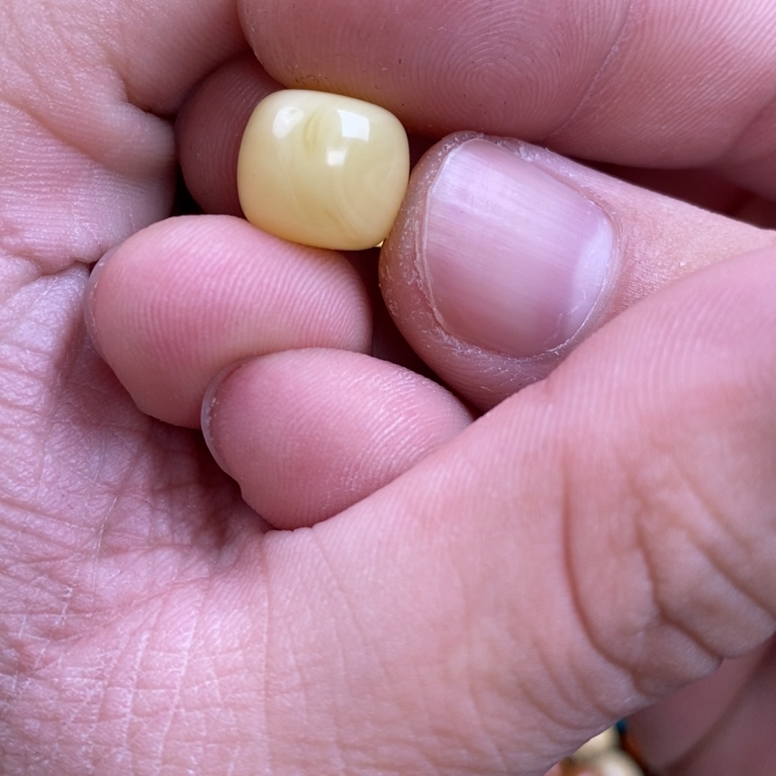 蜜蜡裸石未镶嵌这**.