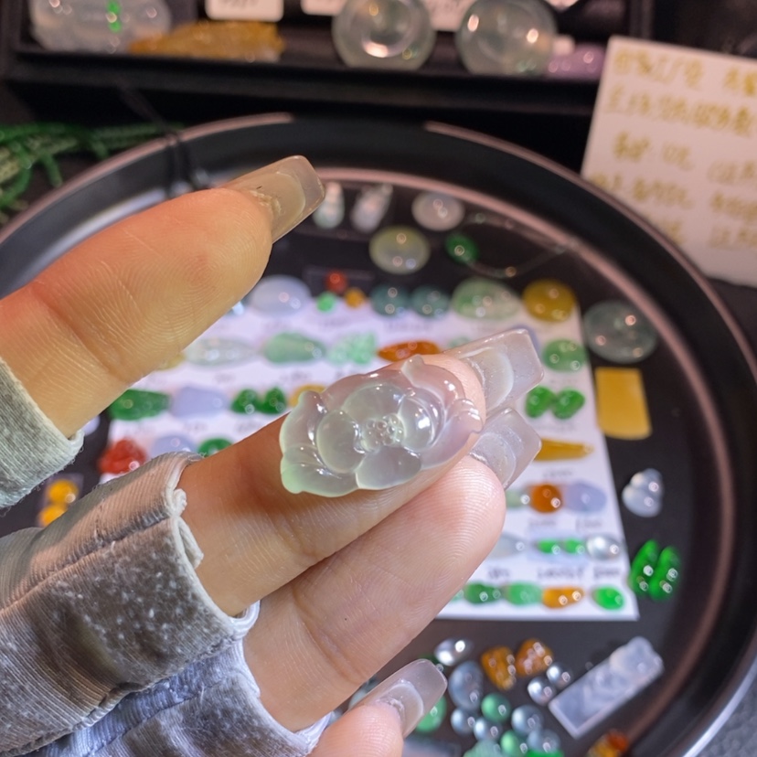 【闪购商品】翡翠挂件未镶嵌花