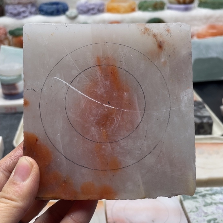 石英质玉未镶嵌定制红独龙