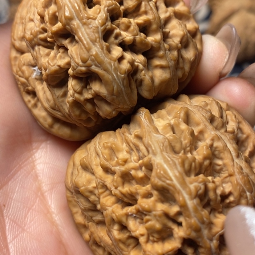 【闪购商品】文玩核桃吊坠好***生粗筋 花