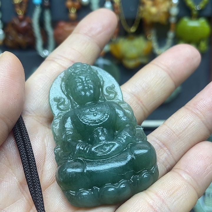 未镶嵌蛇纹石玉颈饰