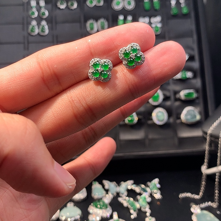 翡翠未镶嵌耳钉耳钉