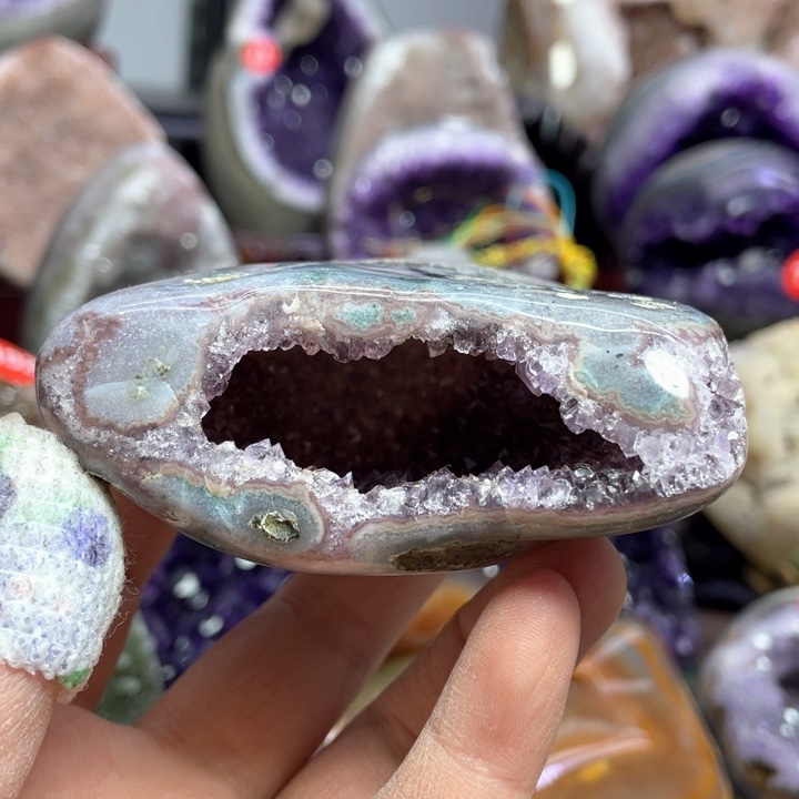 水晶摆件未镶嵌捡漏