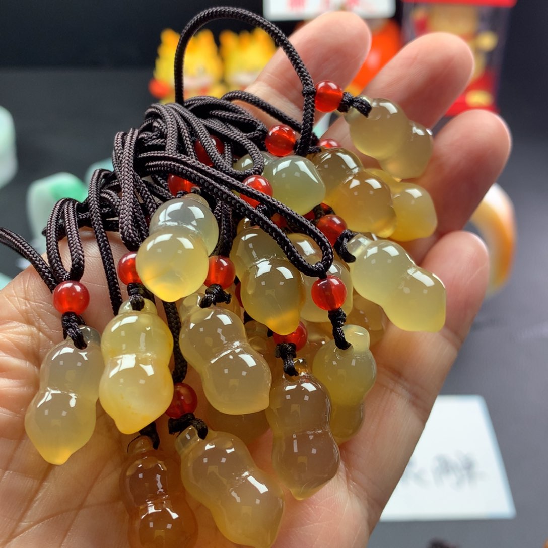 玛瑙/玉髓未镶嵌颈饰多样性 发一件