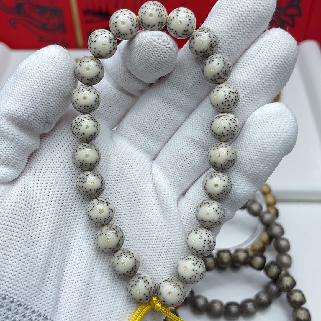 星月菩提手串46。卡10圆珠骨瓷白