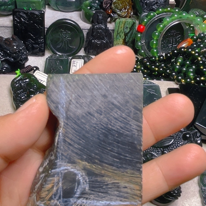 黄***豆蛇纹石玉未镶嵌颈饰