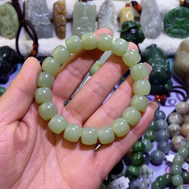 和田玉边角料未镶嵌妙**?