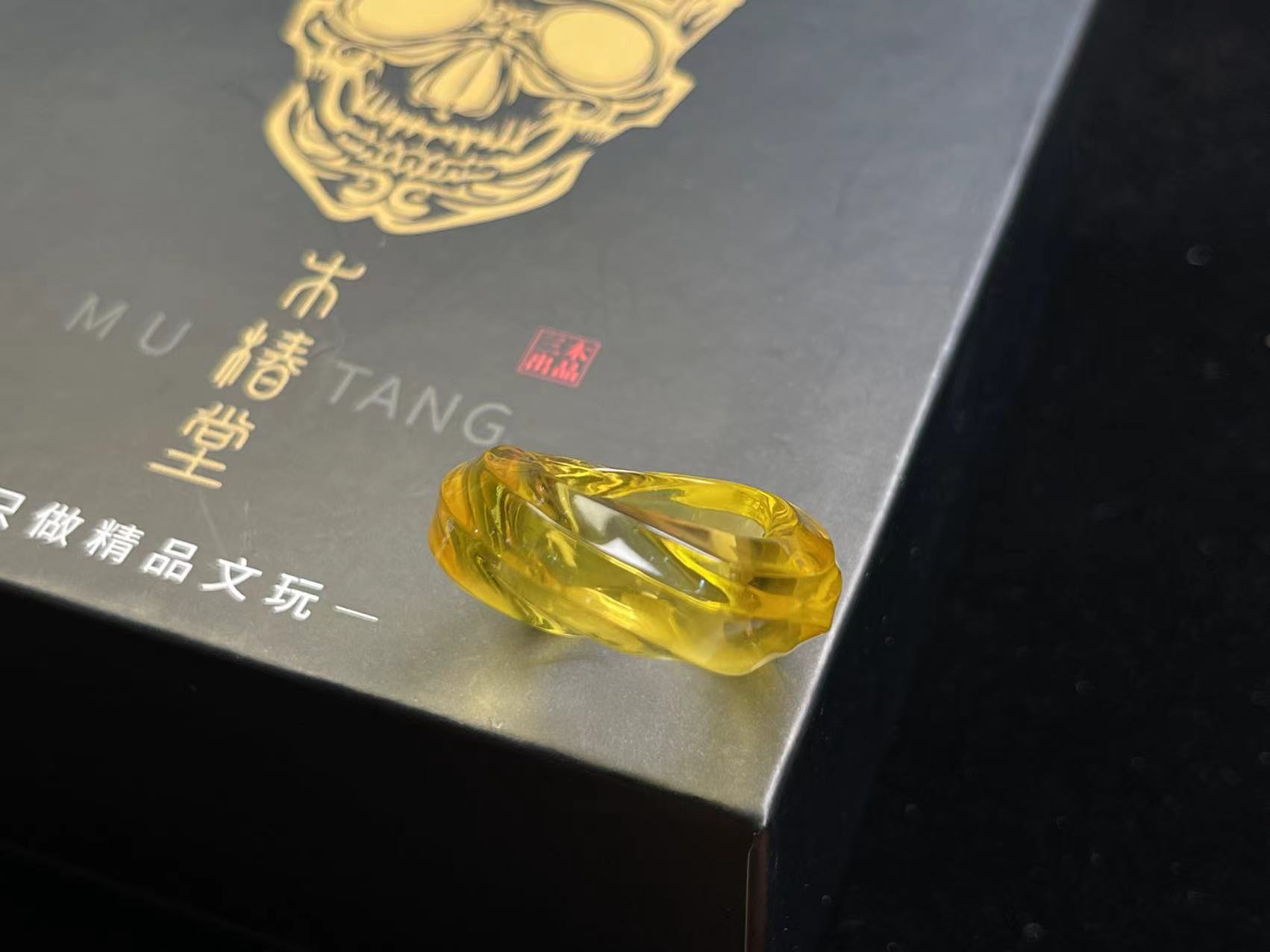 金珀蜜蜡扭旋跑环 外圈26.7 内圈15.6 高9.4 质感轻透 干净无裂