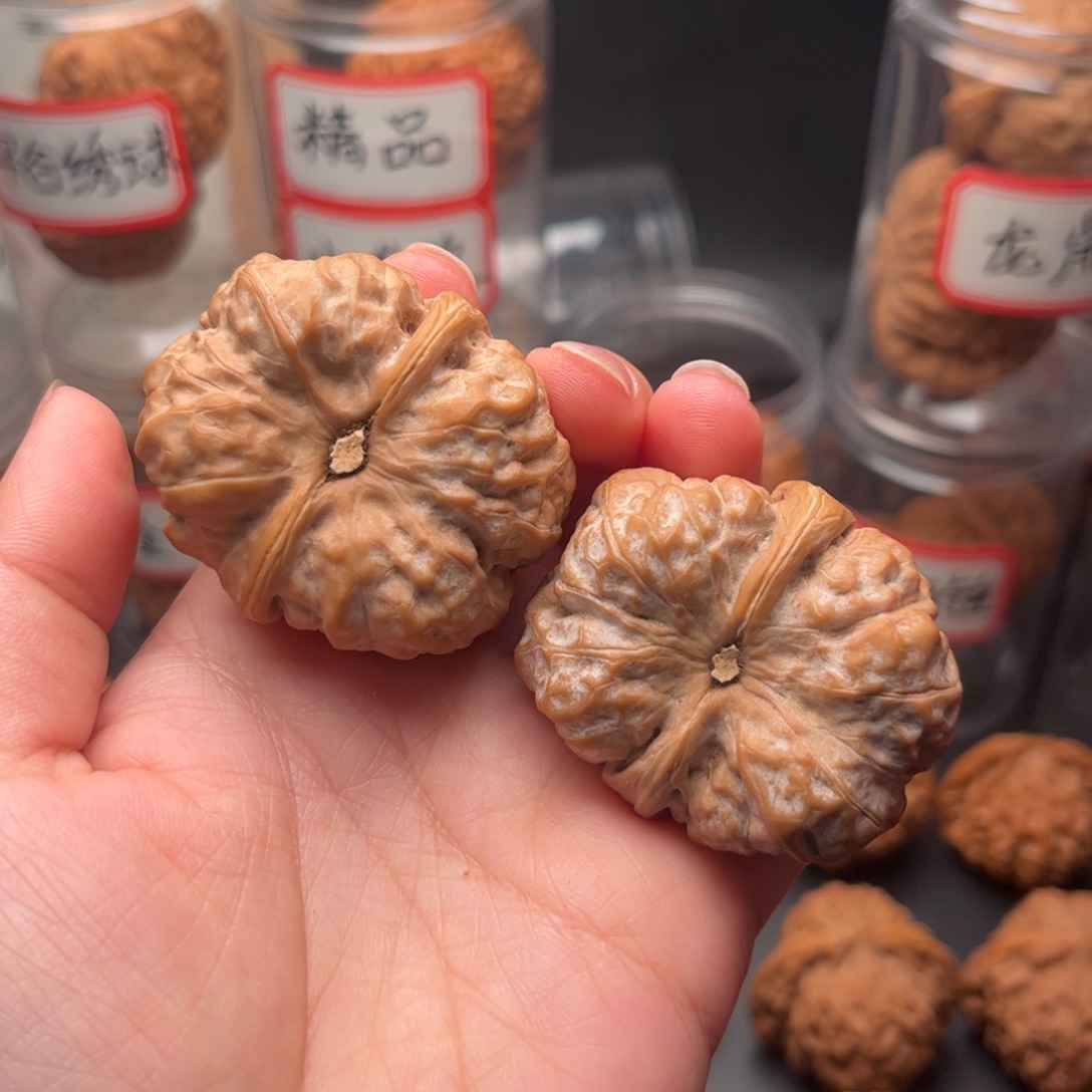 磊***子把件文玩核桃39三角蛤蟆头