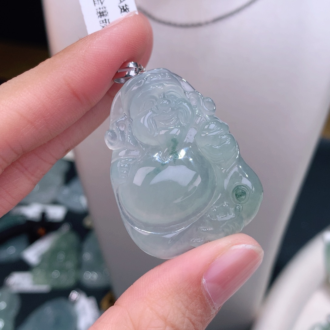 颈饰18K金镶嵌翡翠冰飘花财爷