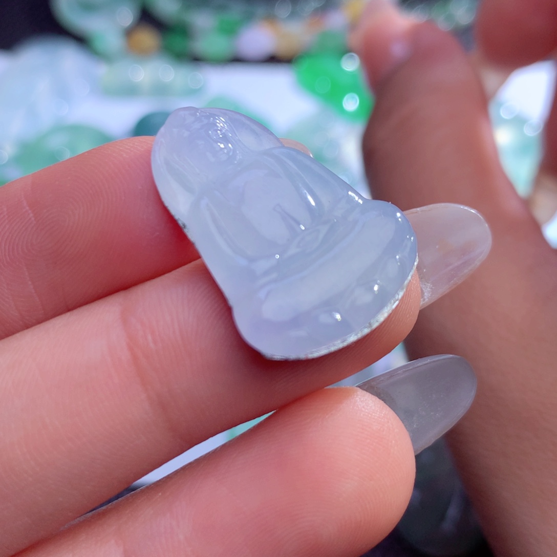 翡翠未镶嵌颈饰缅甸