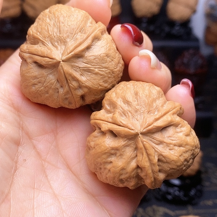 文玩核桃吊坠玉府三棱