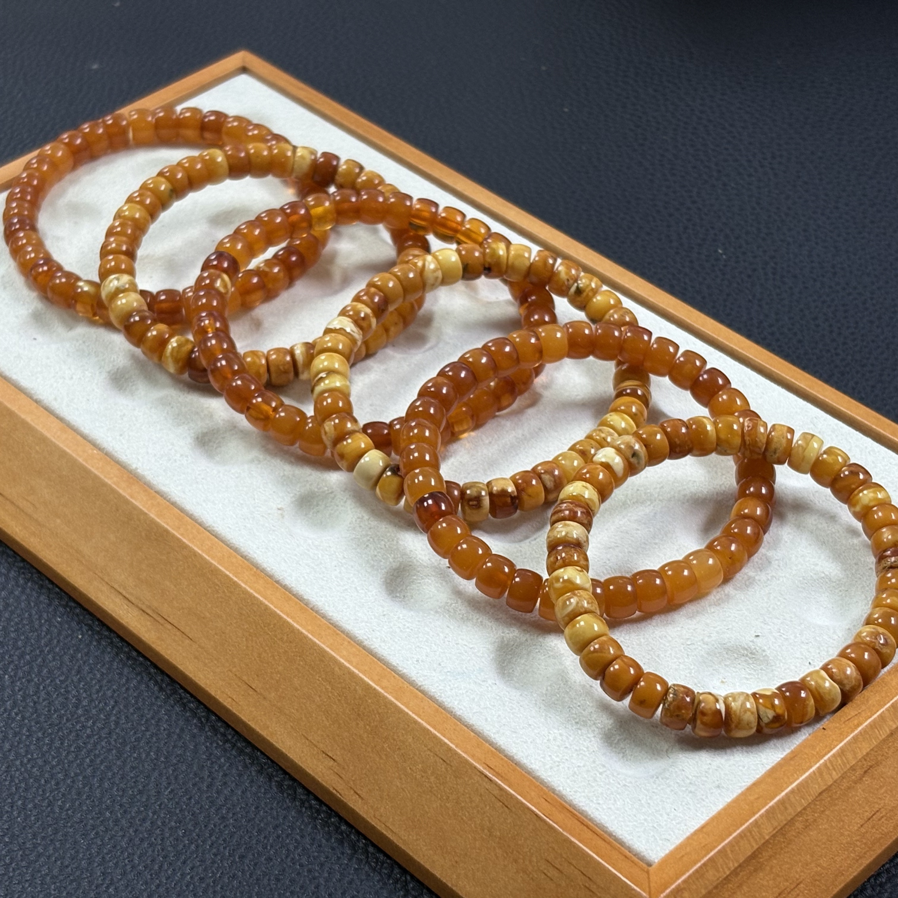 「戴琴珠宝」DQ4093-蜜蜡7mm左右直切单圈手串（多样性发其一）