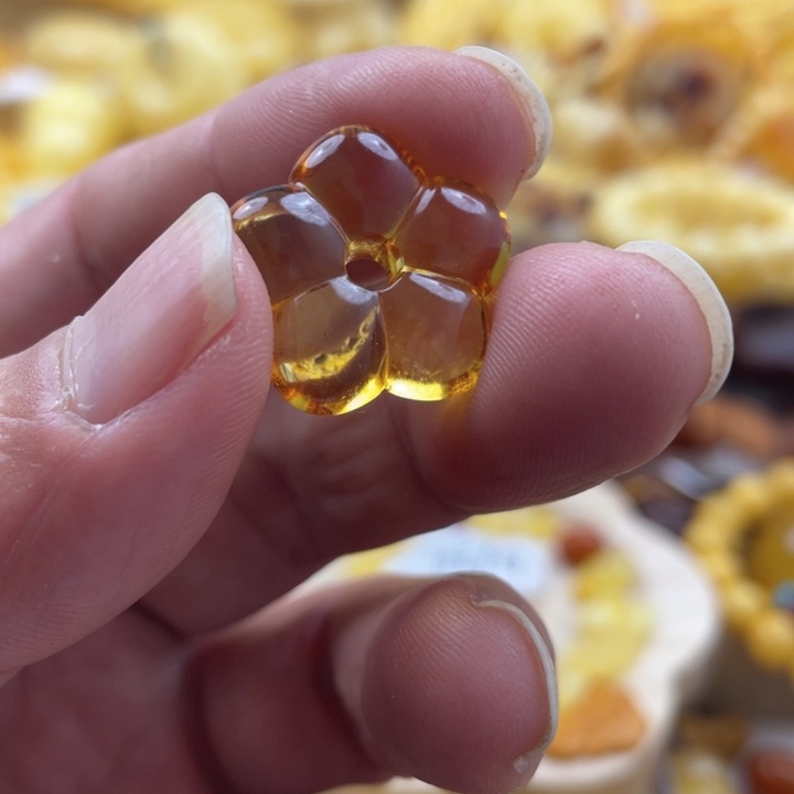 蜜蜡手串未镶嵌吊坠