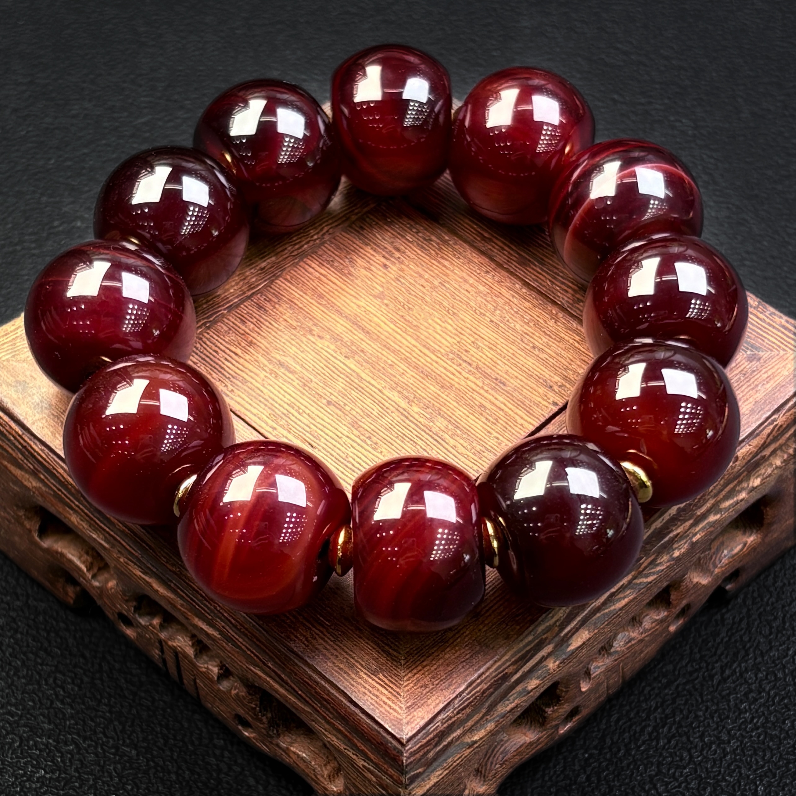 319041/天然玛瑙男生轻奢酒红蚕丝玛瑙手串 多样性一件发