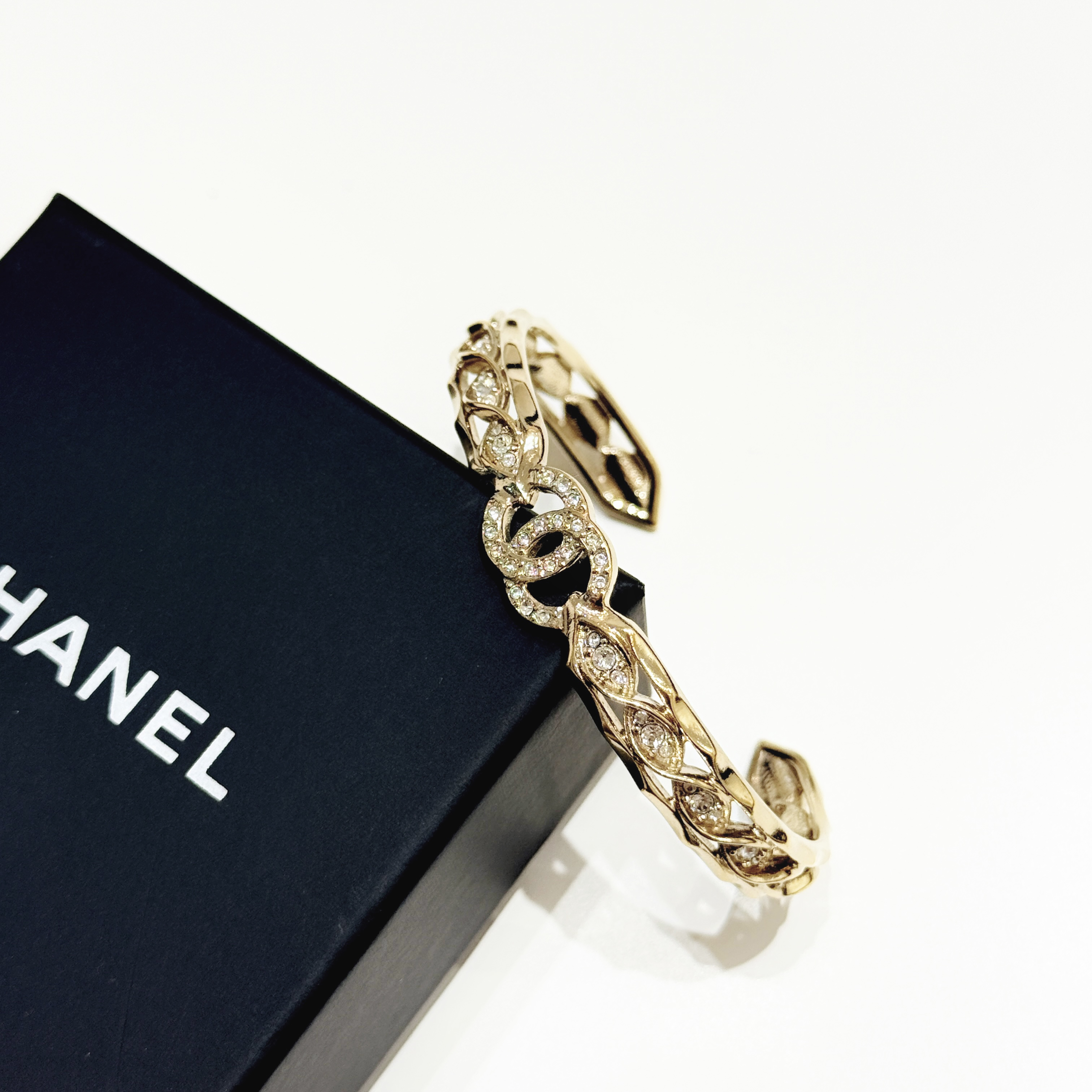 95新 Chanel/香奈儿 24B金色菱格满钻双C开口手镯S码30338008