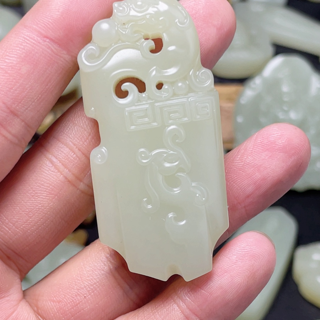 和田玉颈饰未镶嵌