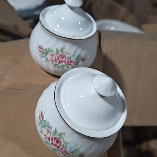 摆件陶瓷盘子碗啥都有