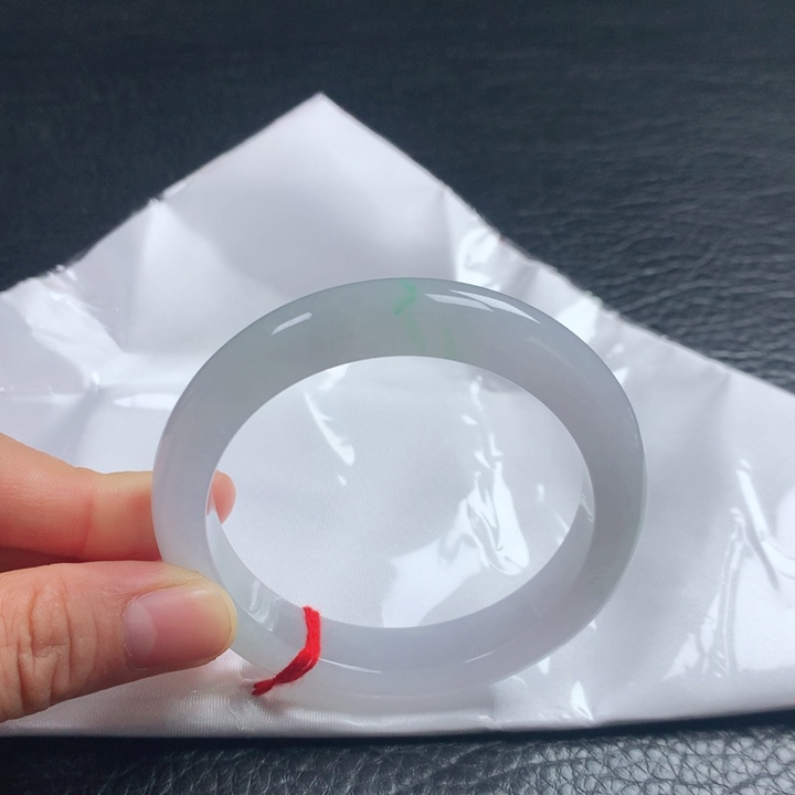 翡翠手镯未镶嵌55圈