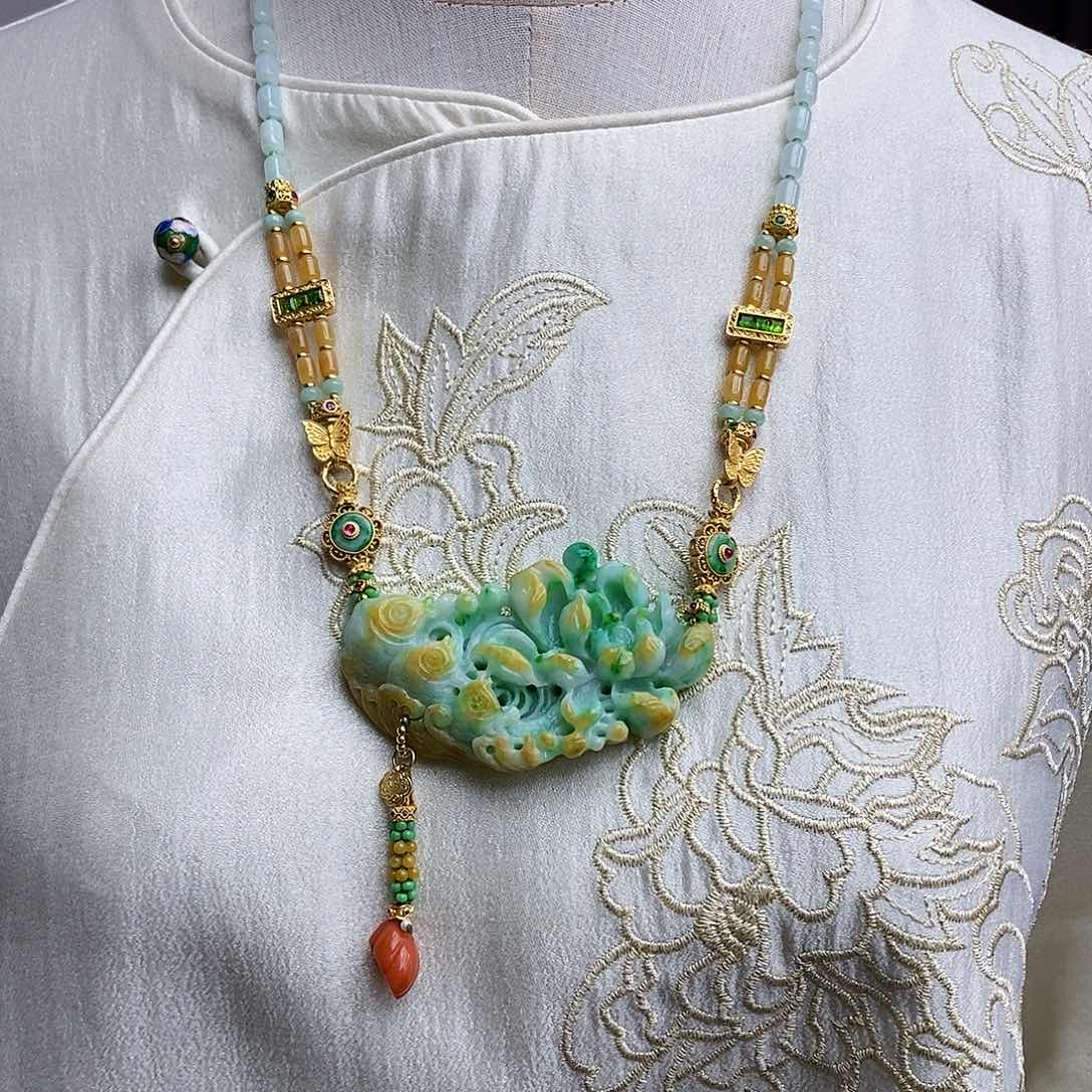 翡翠颈饰未镶嵌天然