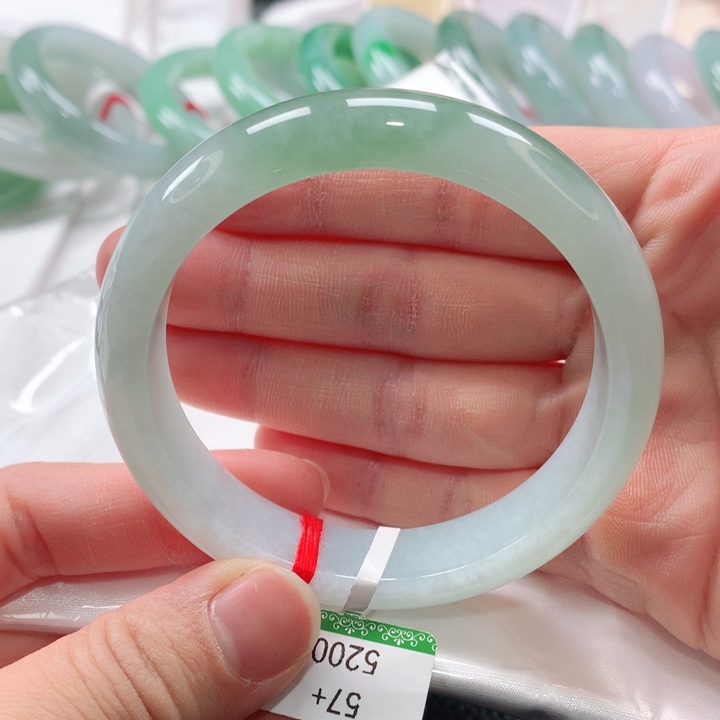 翡翠手镯未镶嵌缅甸A货翡翠手镯