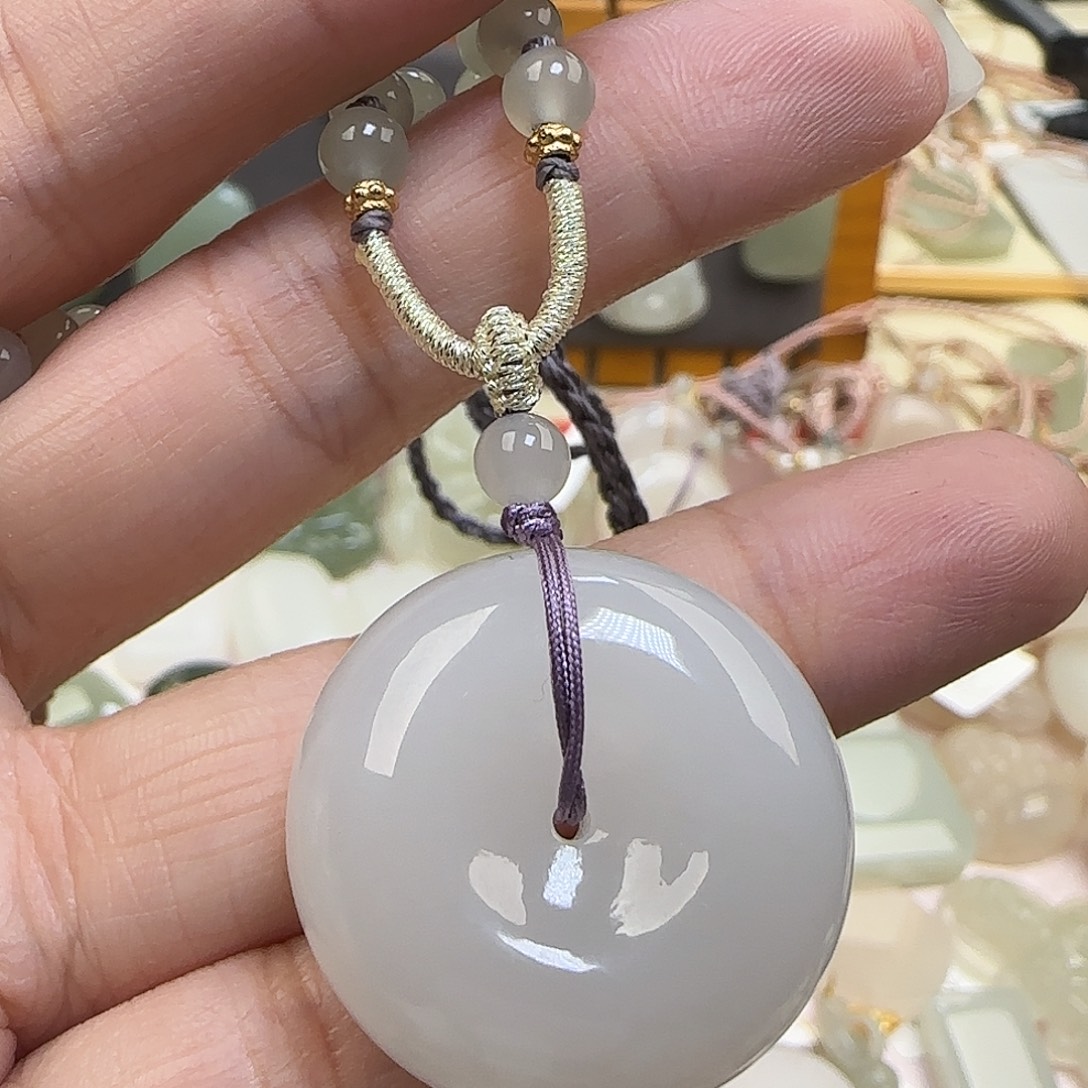 山****和田玉未镶嵌颈饰