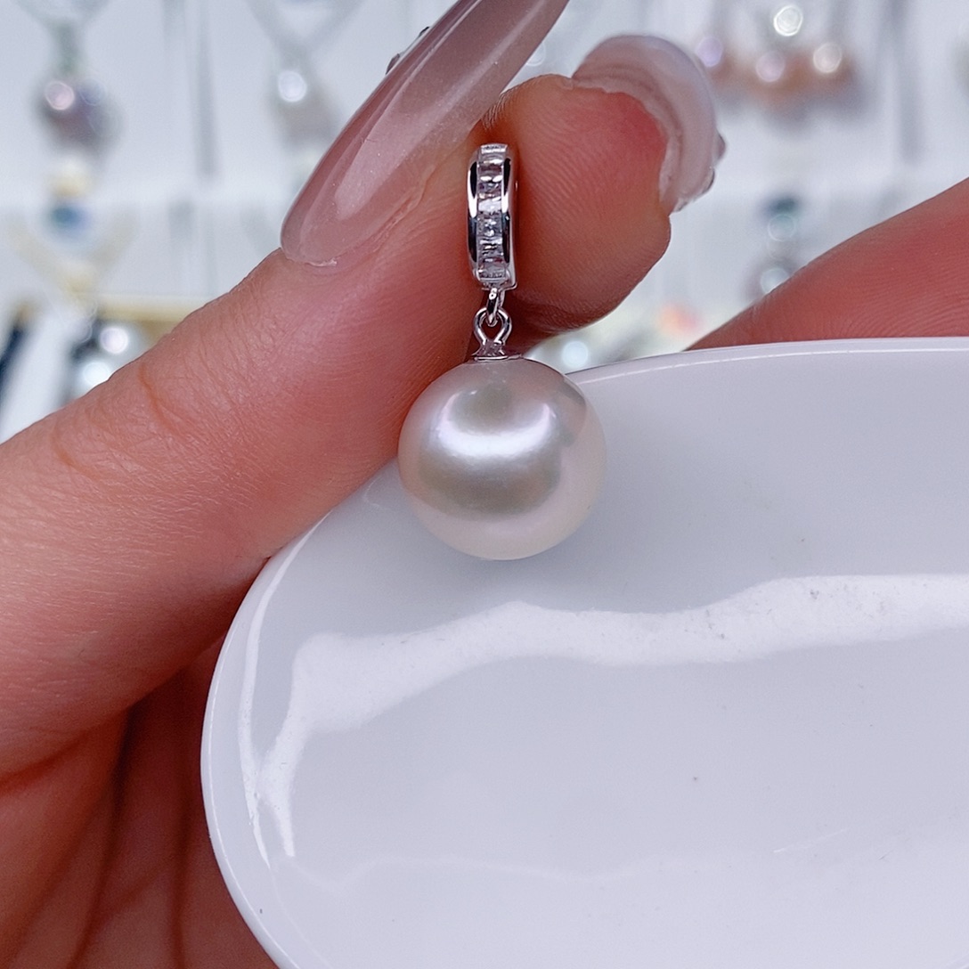 淡水珍珠吊坠(赠链)银S925镶嵌