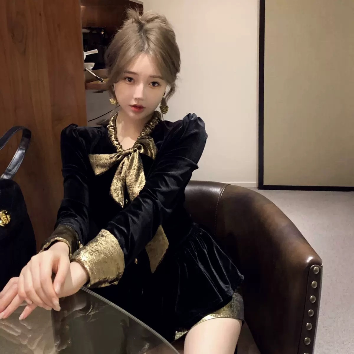 贵气千金风蝴蝶结丝绒衬衫女秋冬法式泡泡袖上衣高级感长袖上衣潮