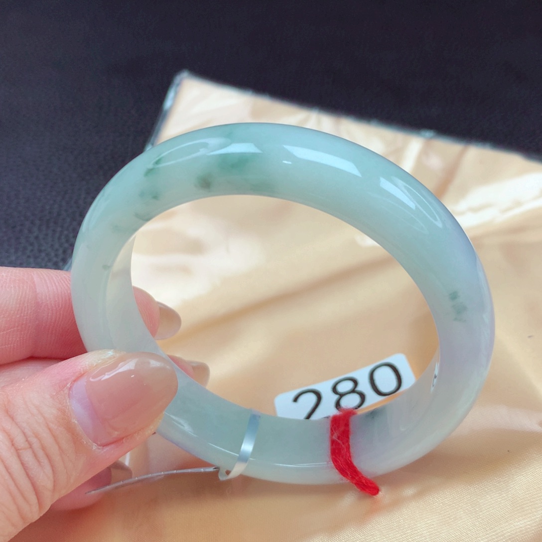 翡翠手镯未镶嵌手镯88