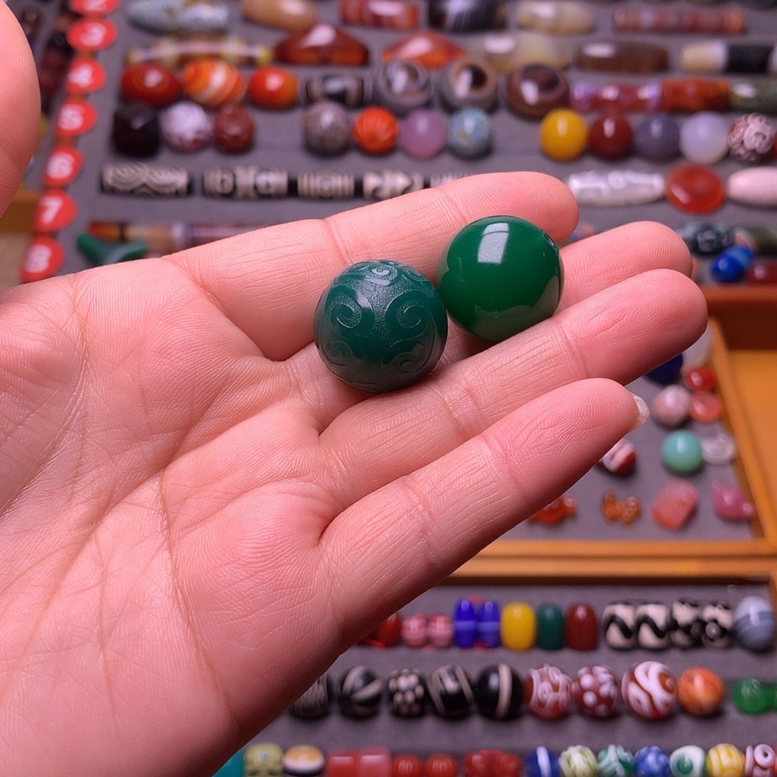 大***形玛瑙/玉髓未镶嵌颈饰