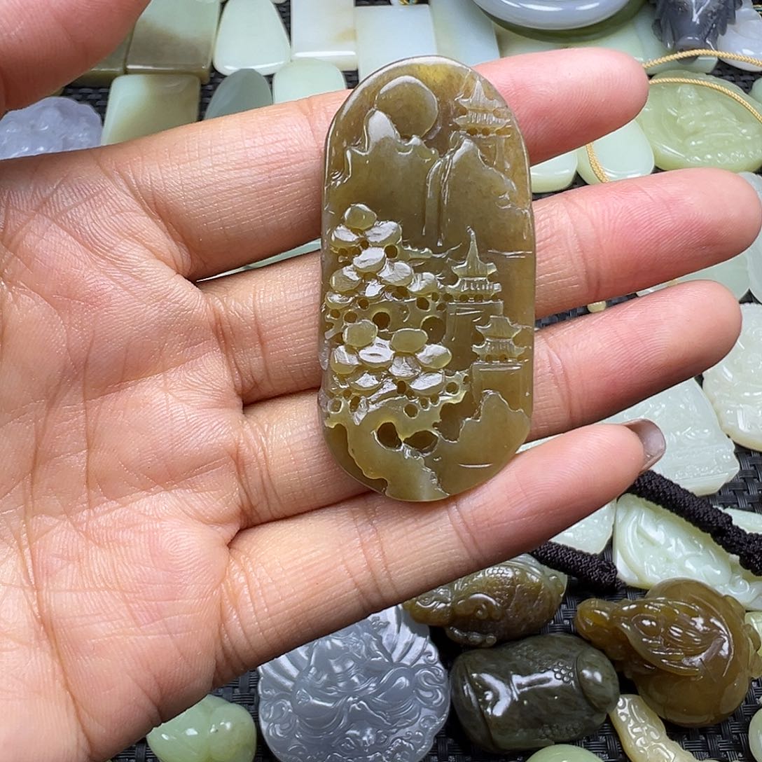 和田玉未镶嵌颈饰卡53.7（买断价，不退不换）