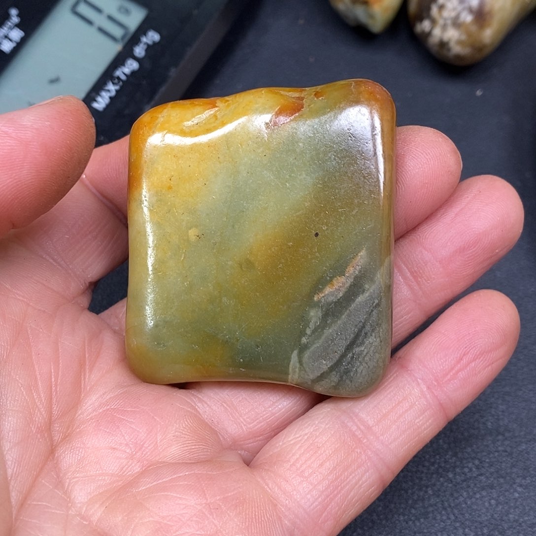 和田玉未镶嵌珠宝奇石