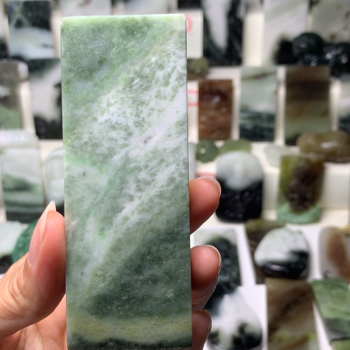 静***乐独山玉未镶嵌颈饰