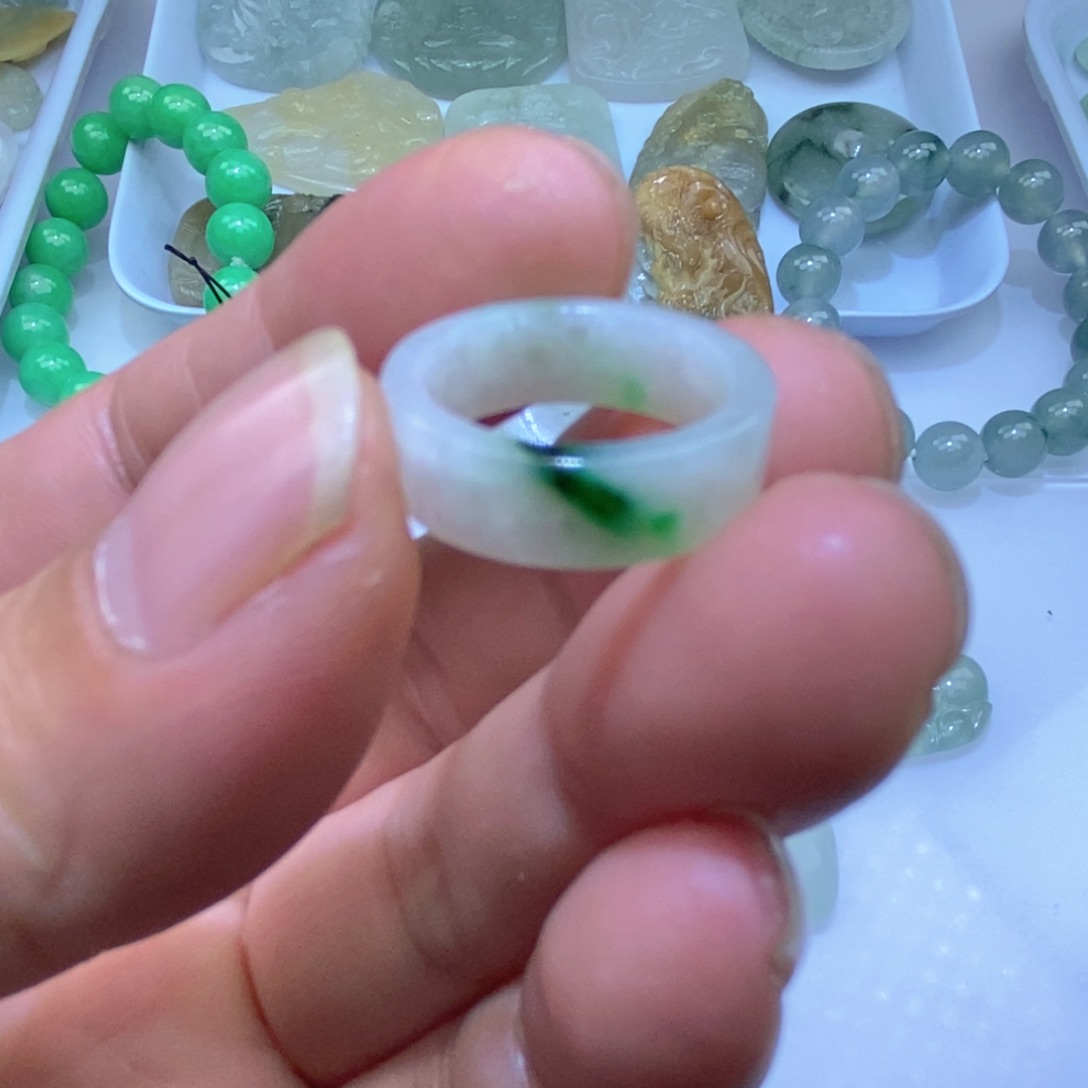 定制翡翠未镶嵌介子