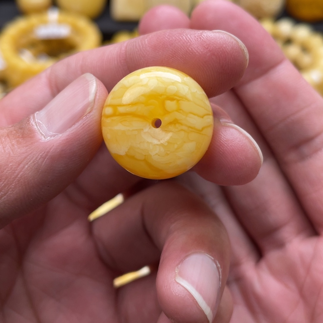 蜜蜡珠宝奇石未镶嵌22mm微瑕墩子