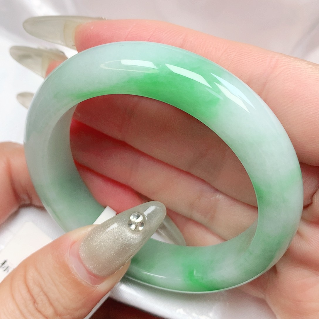 翡翠手镯未镶嵌抖音523