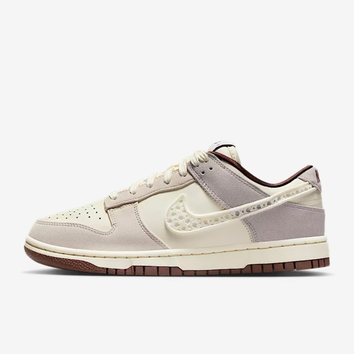 NIKE/耐克Dunk Low 女子时尚流光风休闲经典百搭运动鞋 IH7353010